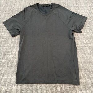 Lululemon Men's Metal Vent Tech Shirt